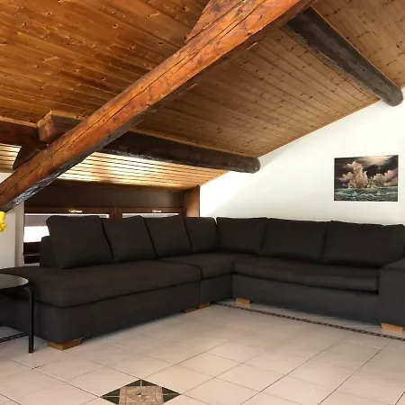 La Mansarda Di Albate Holiday home